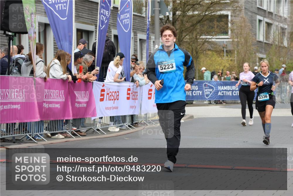 12.04.2026 - 45. Internationalen Wilhelmsburger Insellauf Strokosch-Dieckow http://msf.ph/oto/9483220 12.04.2026 13:23:41 Ziel 5223, 3336, 3783 meine-sportfotos.de