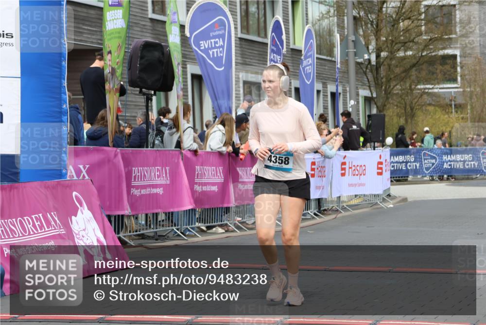 12.04.2026 - 45. Internationalen Wilhelmsburger Insellauf Strokosch-Dieckow http://msf.ph/oto/9483238 12.04.2026 13:23:36 Ziel 3774, 4358 meine-sportfotos.de