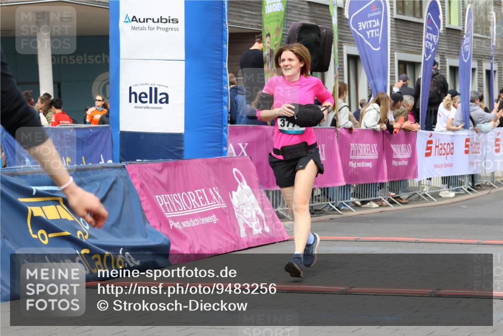 12.04.2026 - 45. Internationalen Wilhelmsburger Insellauf Strokosch-Dieckow http://msf.ph/oto/9483256 12.04.2026 13:23:34 Ziel 4708, 3774, 4358 meine-sportfotos.de