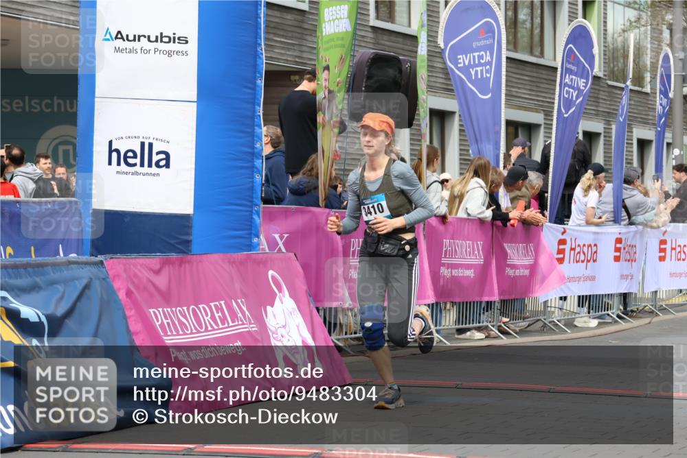 12.04.2026 - 45. Internationalen Wilhelmsburger Insellauf Strokosch-Dieckow http://msf.ph/oto/9483304 12.04.2026 13:23:30 Ziel 4593, 4708, 3774 meine-sportfotos.de