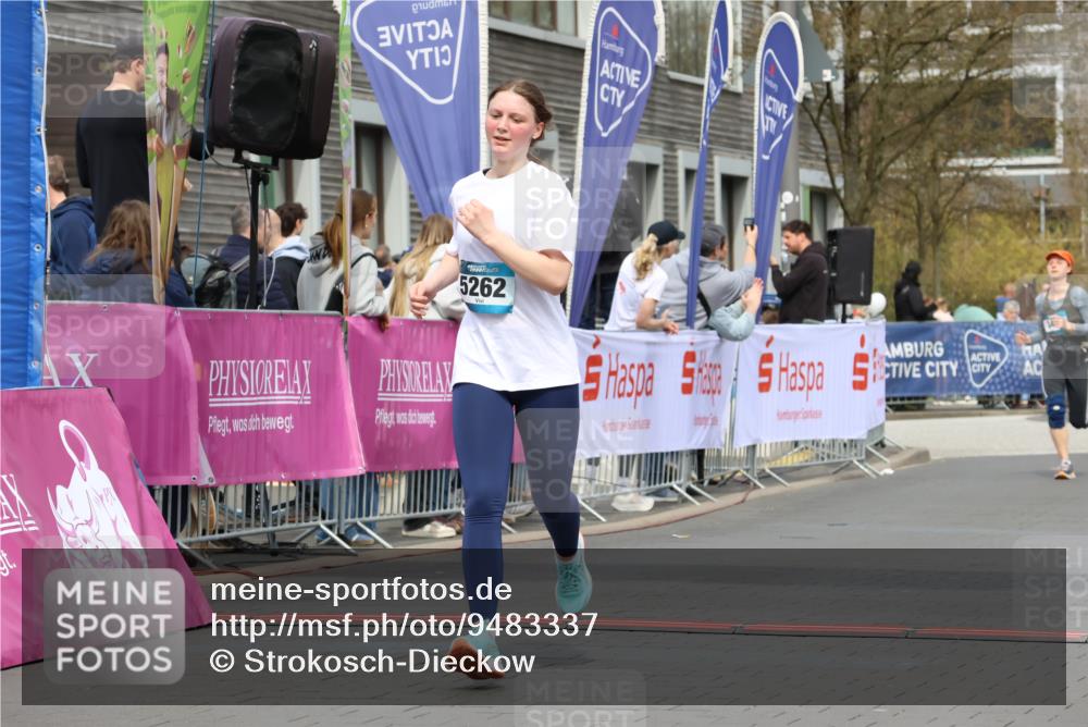 12.04.2026 - 45. Internationalen Wilhelmsburger Insellauf Strokosch-Dieckow http://msf.ph/oto/9483337 12.04.2026 13:23:24 Ziel 4557, 2153, 5262, 4593 meine-sportfotos.de