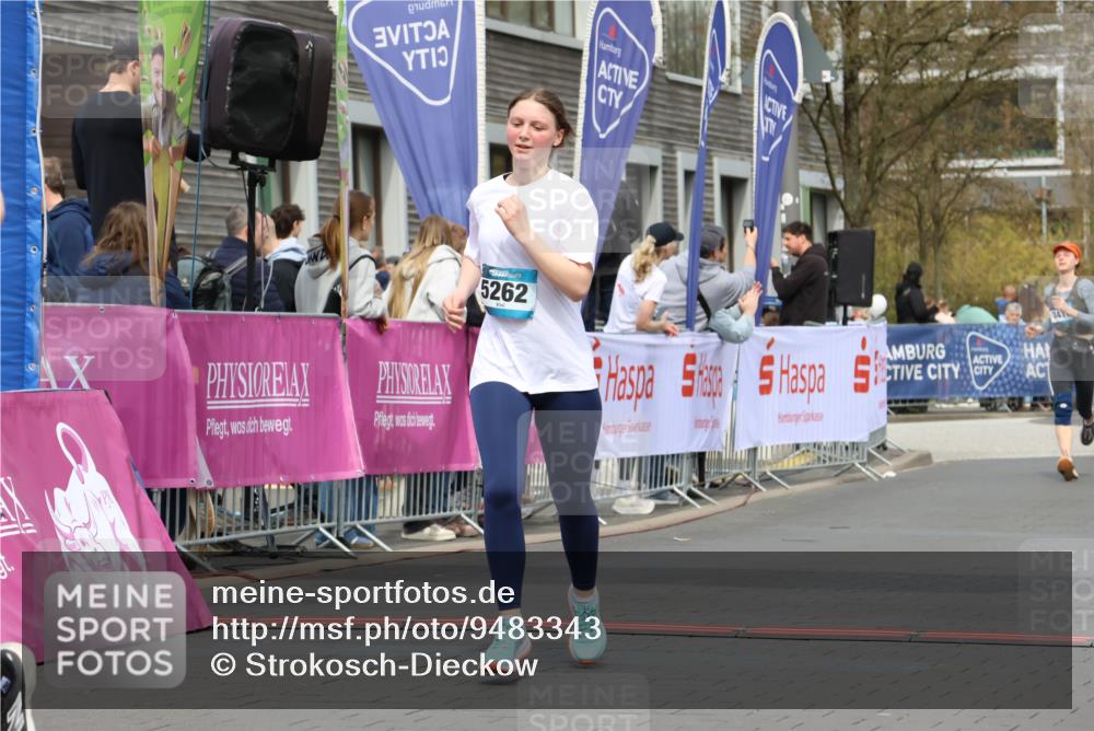 12.04.2026 - 45. Internationalen Wilhelmsburger Insellauf Strokosch-Dieckow http://msf.ph/oto/9483343 12.04.2026 13:23:24 Ziel 4557, 2153, 5262, 4593 meine-sportfotos.de