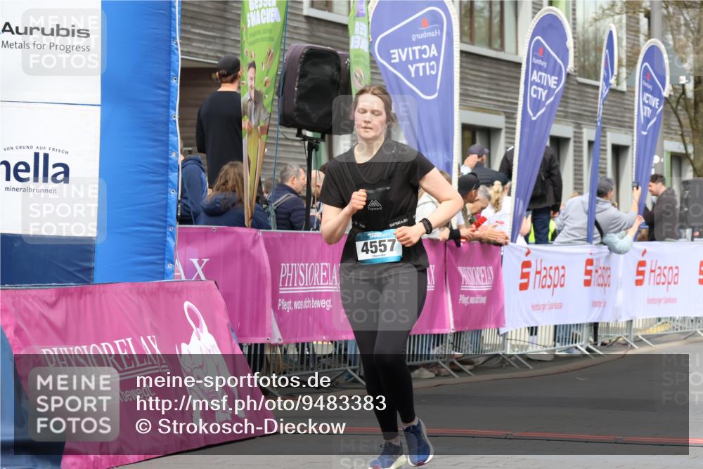 12.04.2026 - 45. Internationalen Wilhelmsburger Insellauf Strokosch-Dieckow http://msf.ph/oto/9483383 12.04.2026 13:23:21 Ziel 5314, 4557, 2153, 5262 meine-sportfotos.de
