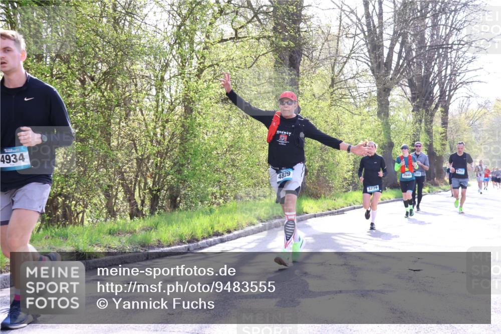 12.04.2026 - 45. Internationalen Wilhelmsburger Insellauf Yannick Fuchs http://msf.ph/oto/9483555 12.04.2026 10:32:31 Laufen 4934, 4829, 3779, 2940, 565, 5751 meine-sportfotos.de