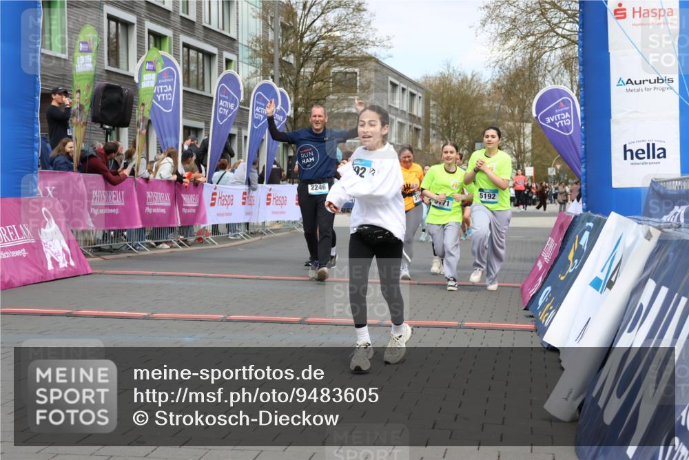 12.04.2026 - 45. Internationalen Wilhelmsburger Insellauf Strokosch-Dieckow http://msf.ph/oto/9483605 12.04.2026 13:22:51 Ziel 5092, 2246, 5192, 5171, 3162, 4443, 4442, 3746, 5290, 3057 meine-sportfotos.de