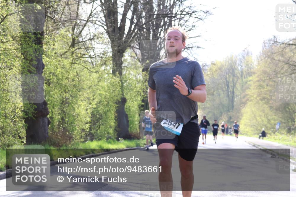 12.04.2026 - 45. Internationalen Wilhelmsburger Insellauf Yannick Fuchs http://msf.ph/oto/9483661 12.04.2026 10:25:08 Laufen 2547 meine-sportfotos.de
