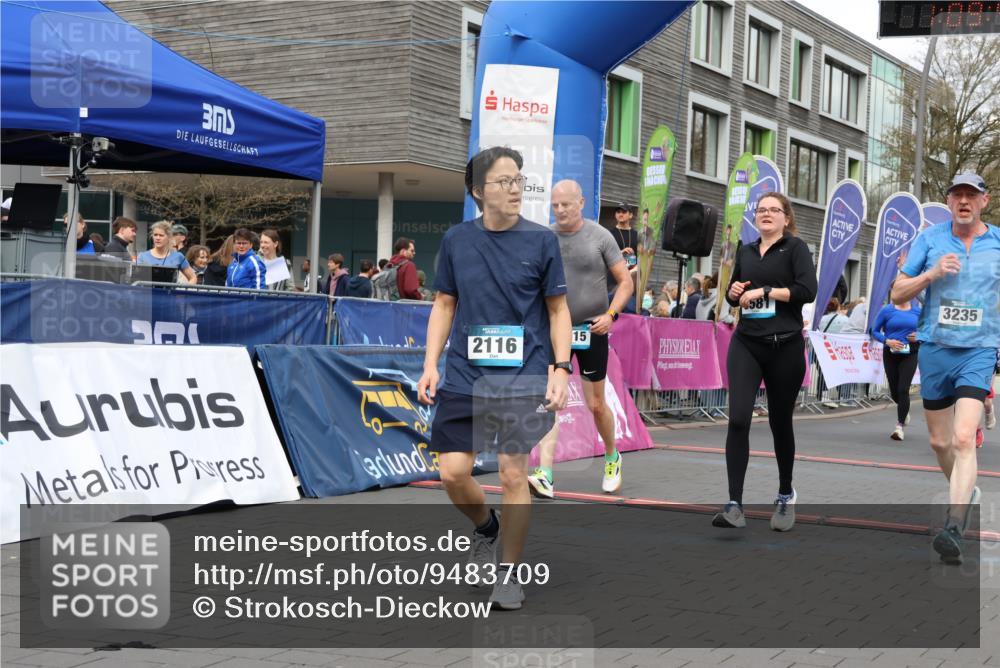 12.04.2026 - 45. Internationalen Wilhelmsburger Insellauf Strokosch-Dieckow http://msf.ph/oto/9483709 12.04.2026 13:22:44 Ziel 2116, 3581, 3235, 3915, 5080, 4348, 5085, 3603, 3602 meine-sportfotos.de