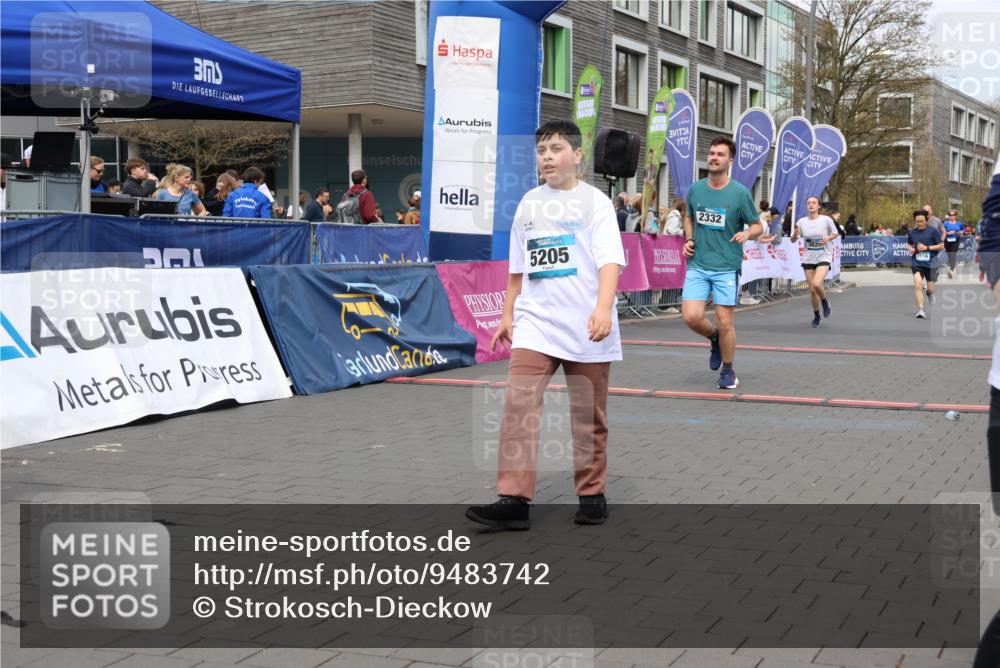 12.04.2026 - 45. Internationalen Wilhelmsburger Insellauf Strokosch-Dieckow http://msf.ph/oto/9483742 12.04.2026 13:22:37 Ziel 2332, 2116 meine-sportfotos.de