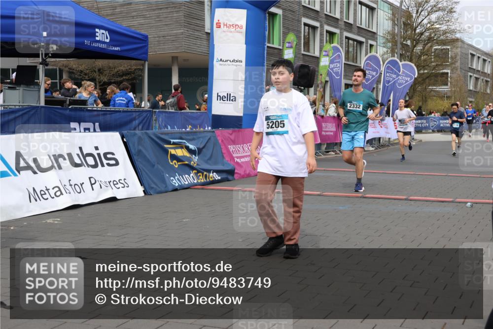 12.04.2026 - 45. Internationalen Wilhelmsburger Insellauf Strokosch-Dieckow http://msf.ph/oto/9483749 12.04.2026 13:22:37 Ziel 2332, 2116 meine-sportfotos.de
