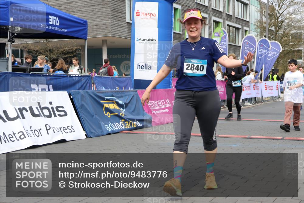 12.04.2026 - 45. Internationalen Wilhelmsburger Insellauf Strokosch-Dieckow http://msf.ph/oto/9483776 12.04.2026 13:22:32 Ziel 5462, 5205, 4809, 2002, 2332 meine-sportfotos.de