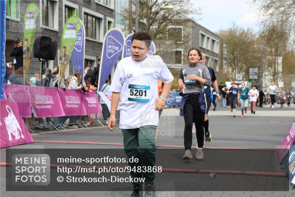 12.04.2026 - 45. Internationalen Wilhelmsburger Insellauf Strokosch-Dieckow http://msf.ph/oto/9483868 12.04.2026 13:22:21 Ziel 5201, 3109, 4404, 4362, 2473, 2552, 2130 meine-sportfotos.de