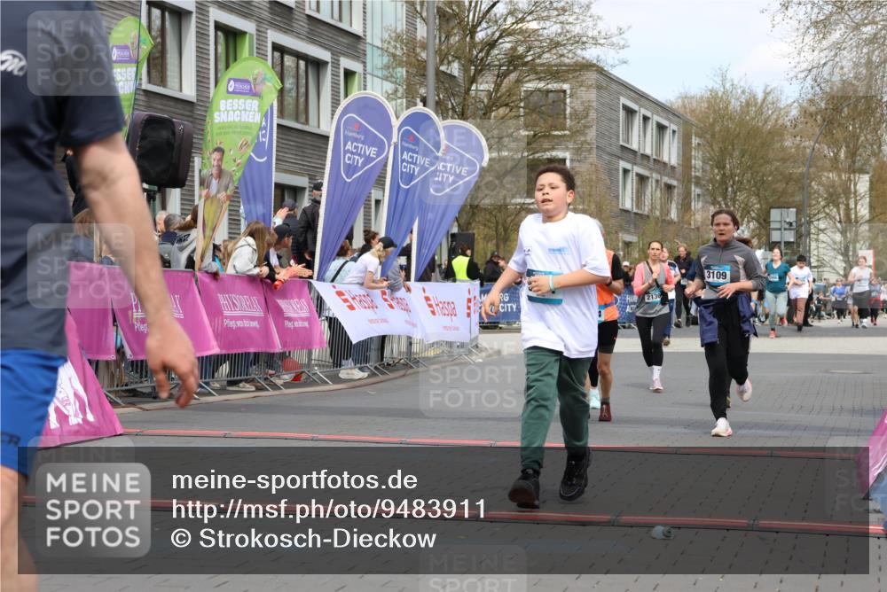 12.04.2026 - 45. Internationalen Wilhelmsburger Insellauf Strokosch-Dieckow http://msf.ph/oto/9483911 12.04.2026 13:22:20 Ziel 3251, 5201, 3109, 4404, 4362, 2473, 2552 meine-sportfotos.de