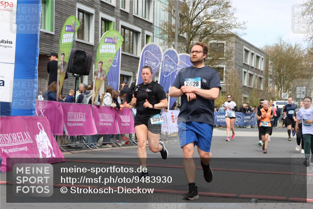 12.04.2026 - 45. Internationalen Wilhelmsburger Insellauf Strokosch-Dieckow http://msf.ph/oto/9483930 12.04.2026 13:22:17 Ziel 3676, 2628, 3251, 5201, 3109, 4404 meine-sportfotos.de
