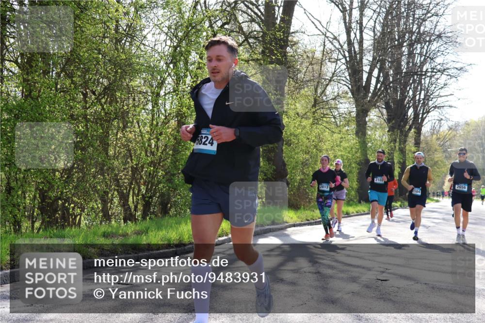 12.04.2026 - 45. Internationalen Wilhelmsburger Insellauf Yannick Fuchs http://msf.ph/oto/9483931 12.04.2026 10:33:02 Laufen 824, 2813, 2102, 2656, 2104 meine-sportfotos.de