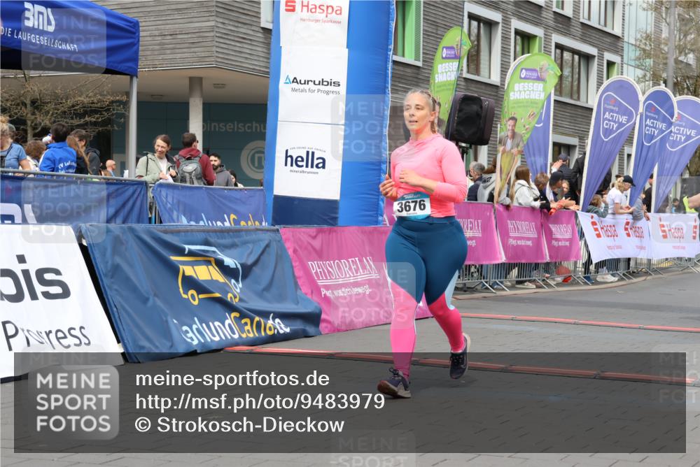 12.04.2026 - 45. Internationalen Wilhelmsburger Insellauf Strokosch-Dieckow http://msf.ph/oto/9483979 12.04.2026 13:22:15 Ziel 3676, 2628, 3251, 5201 meine-sportfotos.de