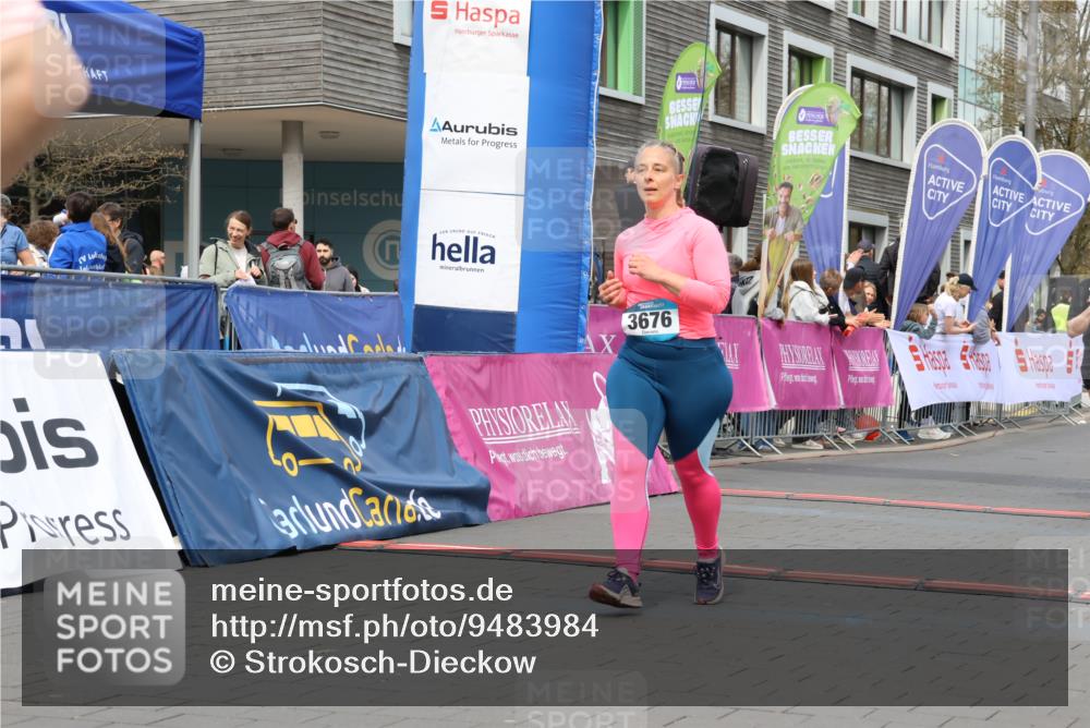 12.04.2026 - 45. Internationalen Wilhelmsburger Insellauf Strokosch-Dieckow http://msf.ph/oto/9483984 12.04.2026 13:22:15 Ziel 3676, 2628, 3251, 5201 meine-sportfotos.de