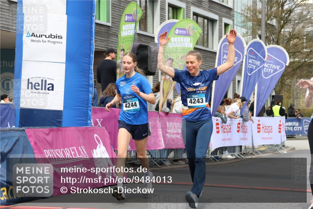 12.04.2026 - 45. Internationalen Wilhelmsburger Insellauf Strokosch-Dieckow http://msf.ph/oto/9484013 12.04.2026 13:22:10 Ziel 4017, 3676 meine-sportfotos.de