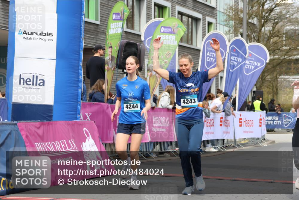 12.04.2026 - 45. Internationalen Wilhelmsburger Insellauf Strokosch-Dieckow http://msf.ph/oto/9484024 12.04.2026 13:22:10 Ziel 4017, 3676 meine-sportfotos.de