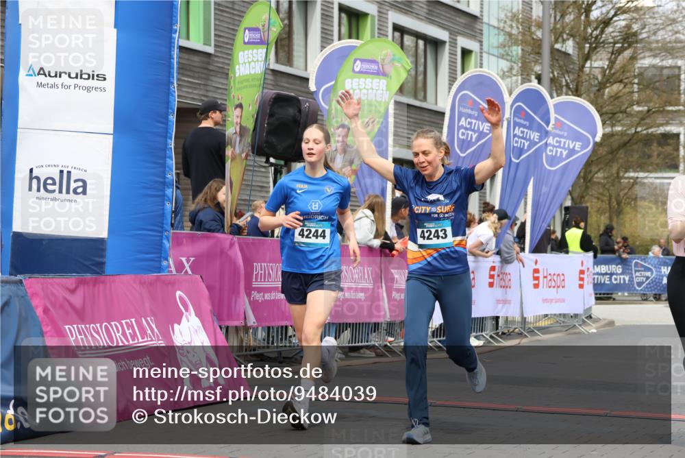 12.04.2026 - 45. Internationalen Wilhelmsburger Insellauf Strokosch-Dieckow http://msf.ph/oto/9484039 12.04.2026 13:22:10 Ziel 4017, 3676 meine-sportfotos.de