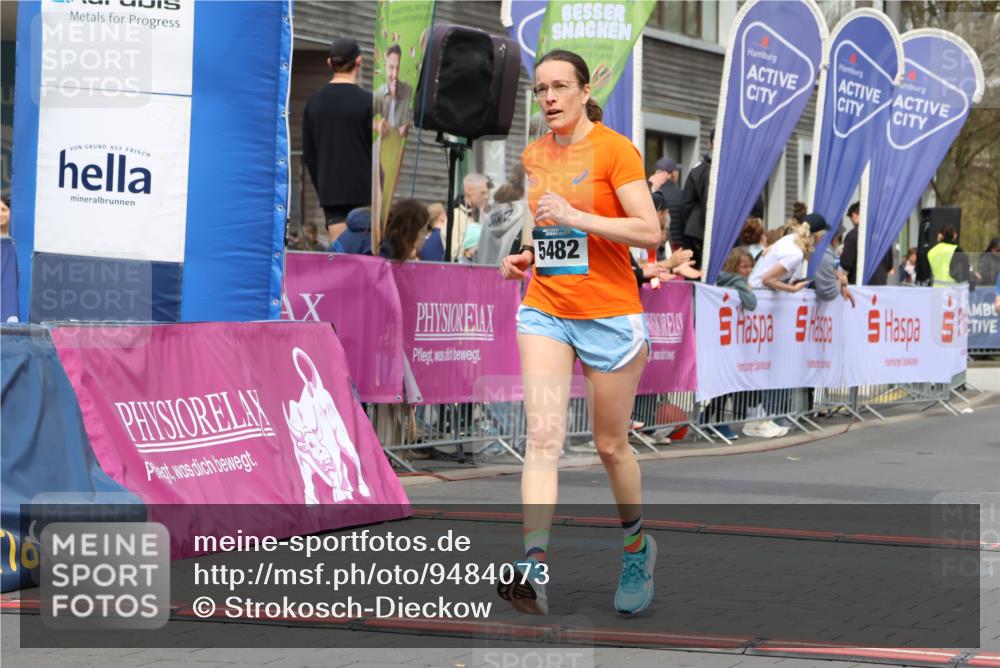 12.04.2026 - 45. Internationalen Wilhelmsburger Insellauf Strokosch-Dieckow http://msf.ph/oto/9484073 12.04.2026 13:22:06 Ziel 5482, 4017 meine-sportfotos.de