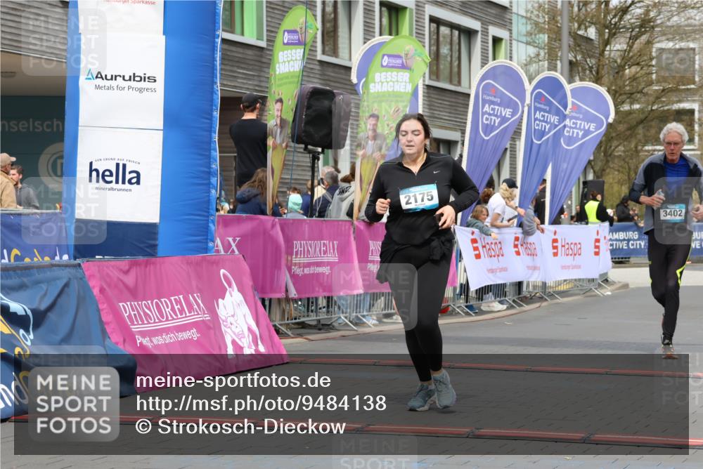 12.04.2026 - 45. Internationalen Wilhelmsburger Insellauf Strokosch-Dieckow http://msf.ph/oto/9484138 12.04.2026 13:22:00 Ziel 4800, 4047, 2175, 3402 meine-sportfotos.de