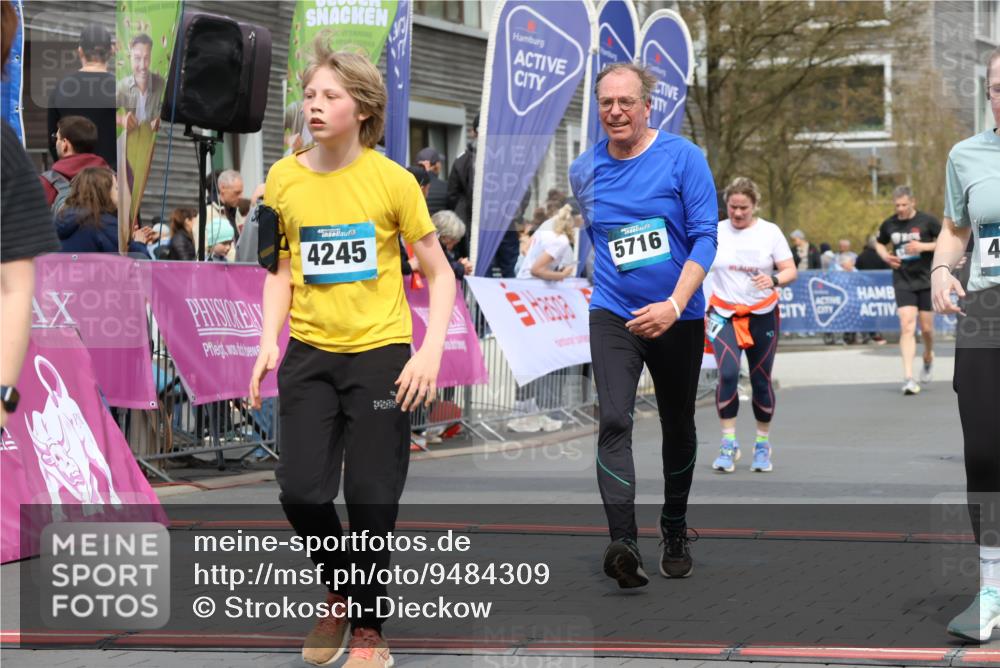 12.04.2026 - 45. Internationalen Wilhelmsburger Insellauf Strokosch-Dieckow http://msf.ph/oto/9484309 12.04.2026 13:21:43 Ziel 2333, 4018, 5716, 4319 meine-sportfotos.de