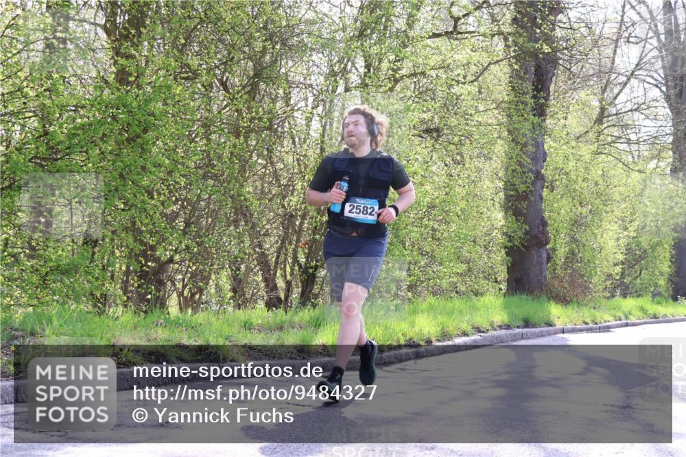12.04.2026 - 45. Internationalen Wilhelmsburger Insellauf Yannick Fuchs http://msf.ph/oto/9484327 12.04.2026 10:26:32 Laufen 2582 meine-sportfotos.de