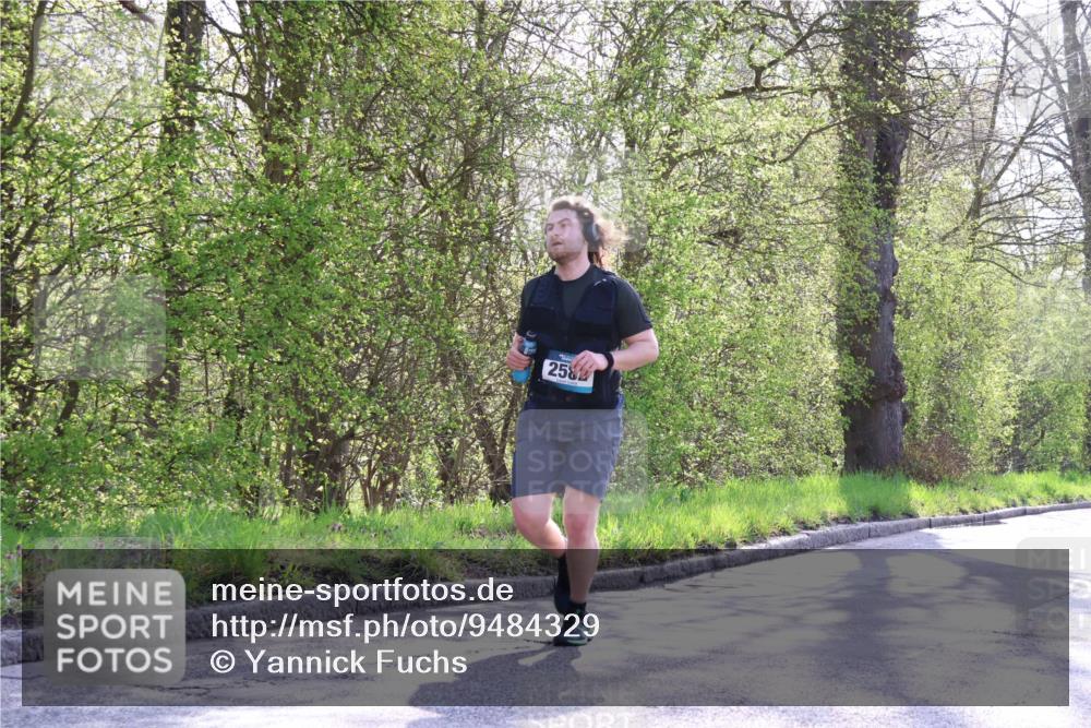 12.04.2026 - 45. Internationalen Wilhelmsburger Insellauf Yannick Fuchs http://msf.ph/oto/9484329 12.04.2026 10:26:32 Laufen 258 meine-sportfotos.de