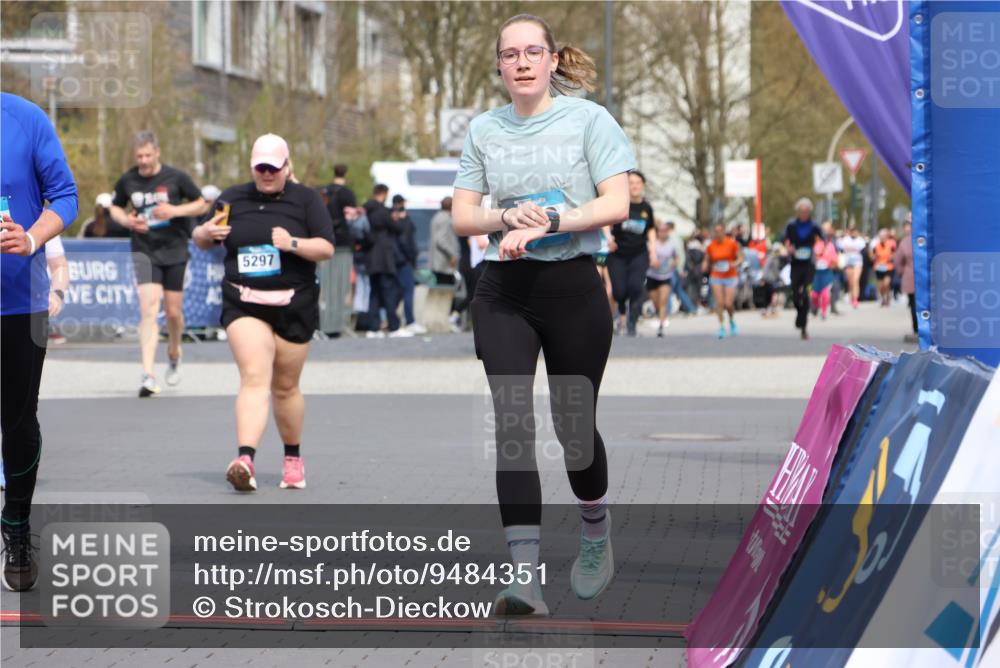 12.04.2026 - 45. Internationalen Wilhelmsburger Insellauf Strokosch-Dieckow http://msf.ph/oto/9484351 12.04.2026 13:21:42 Ziel 2333, 4018, 5716, 4319 meine-sportfotos.de