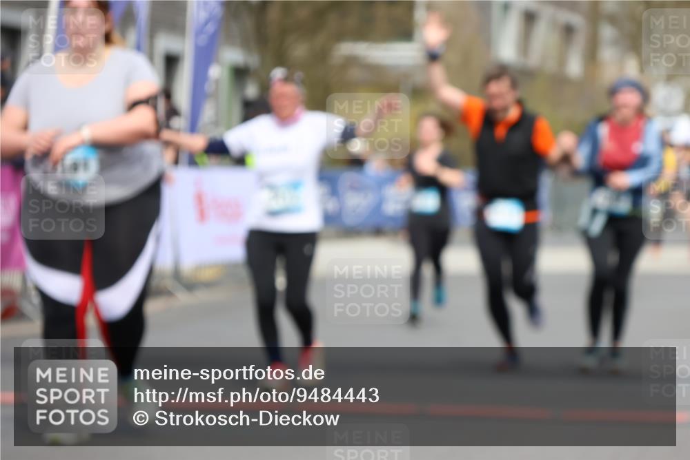 12.04.2026 - 45. Internationalen Wilhelmsburger Insellauf Strokosch-Dieckow http://msf.ph/oto/9484443 12.04.2026 13:21:35 Ziel 2363, 2101, 4417, 3552, 3551, 2333 meine-sportfotos.de