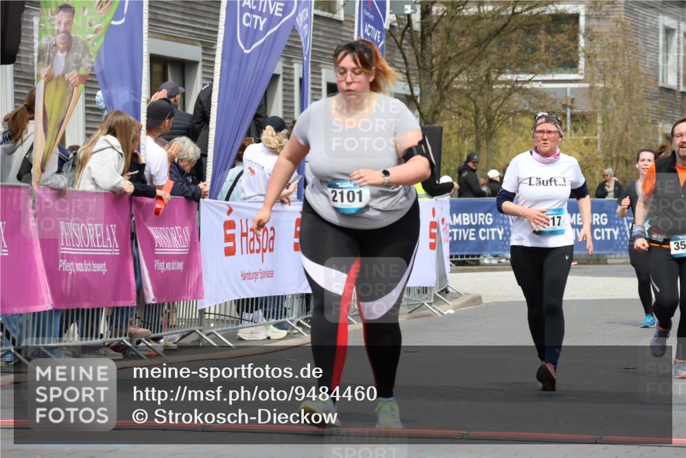 12.04.2026 - 45. Internationalen Wilhelmsburger Insellauf Strokosch-Dieckow http://msf.ph/oto/9484460 12.04.2026 13:21:34 Ziel 2363, 2101, 4417, 3552, 3551 meine-sportfotos.de