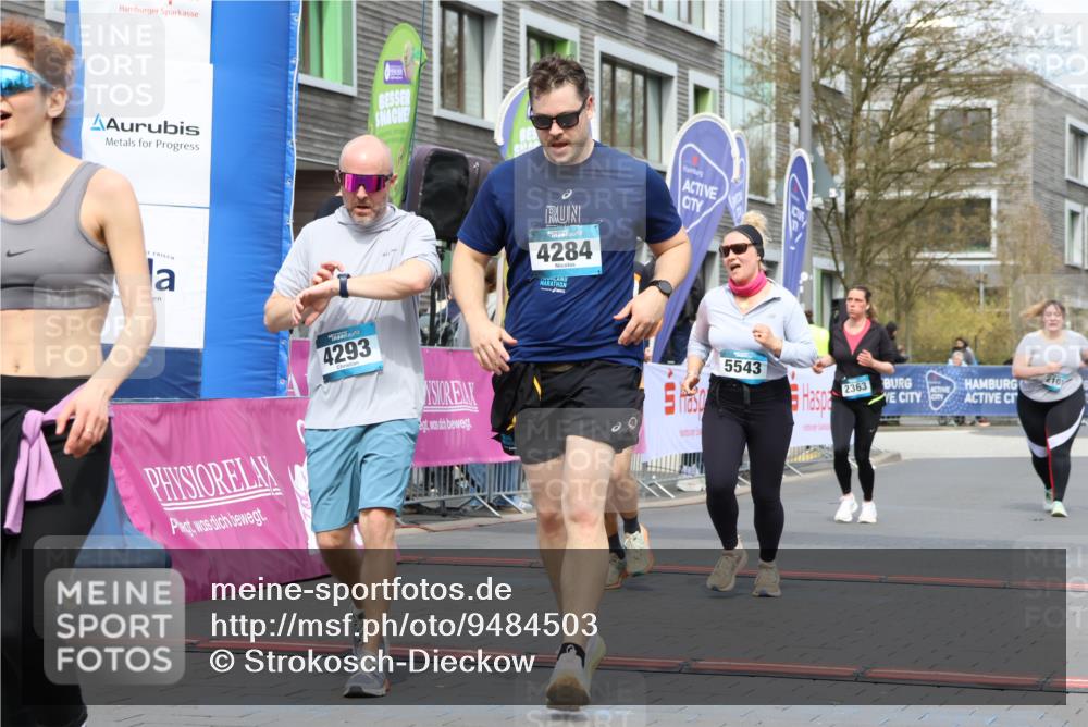 12.04.2026 - 45. Internationalen Wilhelmsburger Insellauf Strokosch-Dieckow http://msf.ph/oto/9484503 12.04.2026 13:21:29 Ziel 5633, 4284, 4293, 5543, 2363 meine-sportfotos.de