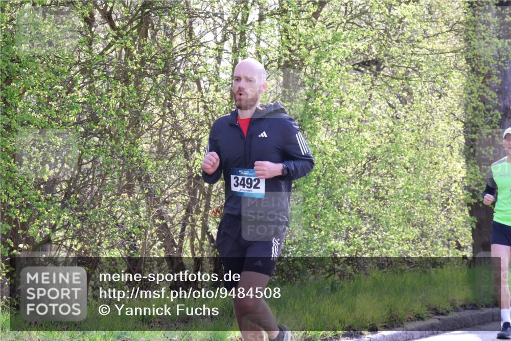 12.04.2026 - 45. Internationalen Wilhelmsburger Insellauf Yannick Fuchs http://msf.ph/oto/9484508 12.04.2026 10:26:56 Laufen 3492 meine-sportfotos.de
