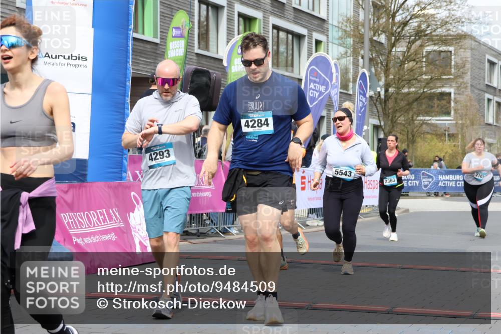 12.04.2026 - 45. Internationalen Wilhelmsburger Insellauf Strokosch-Dieckow http://msf.ph/oto/9484509 12.04.2026 13:21:29 Ziel 5633, 4284, 4293, 5543, 2363 meine-sportfotos.de