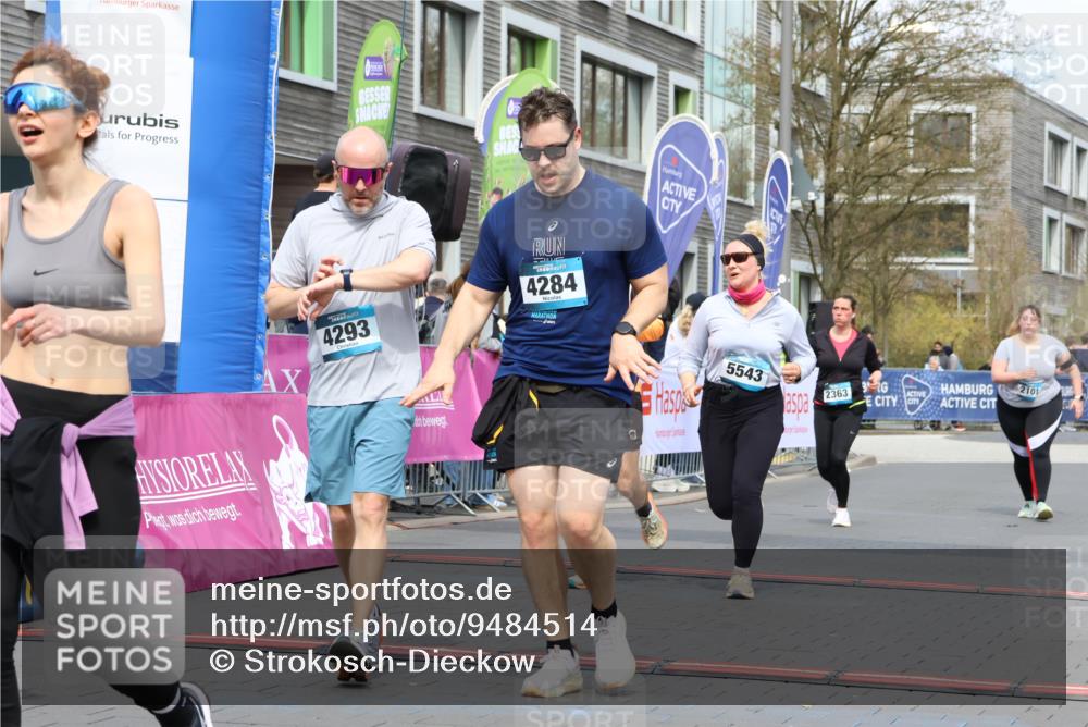 12.04.2026 - 45. Internationalen Wilhelmsburger Insellauf Strokosch-Dieckow http://msf.ph/oto/9484514 12.04.2026 13:21:28 Ziel 4341, 5633, 4284, 4293, 5543, 2363 meine-sportfotos.de