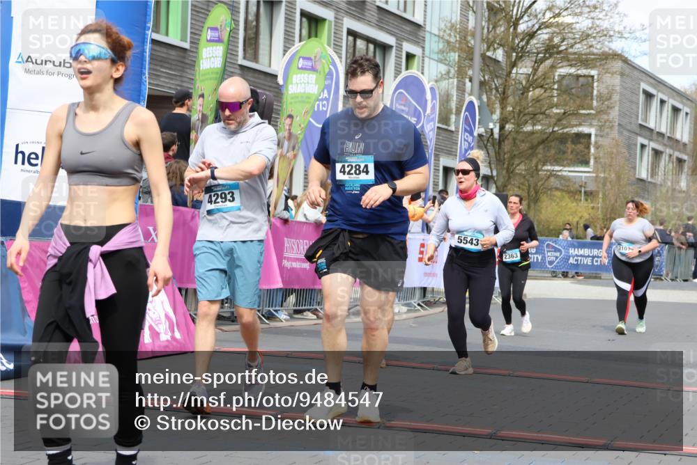 12.04.2026 - 45. Internationalen Wilhelmsburger Insellauf Strokosch-Dieckow http://msf.ph/oto/9484547 12.04.2026 13:21:28 Ziel 4341, 5633, 4284, 4293, 5543, 2363 meine-sportfotos.de