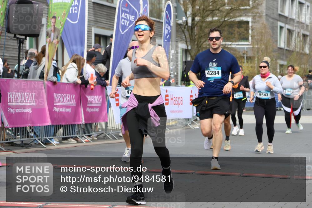 12.04.2026 - 45. Internationalen Wilhelmsburger Insellauf Strokosch-Dieckow http://msf.ph/oto/9484581 12.04.2026 13:21:26 Ziel 4341, 5633, 4284, 4293, 5543 meine-sportfotos.de