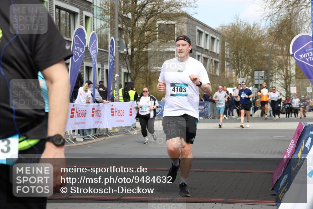 12.04.2026 - 45. Internationalen Wilhelmsburger Insellauf Strokosch-Dieckow http://msf.ph/oto/9484632 12.04.2026 13:21:18 Ziel 5230, 3766, 4103 meine-sportfotos.de
