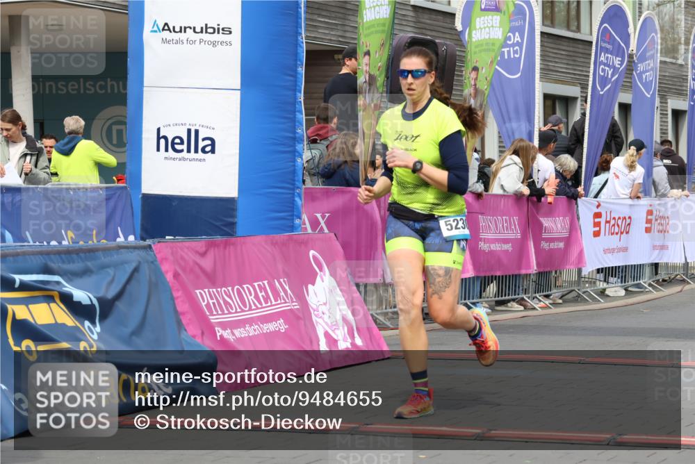 12.04.2026 - 45. Internationalen Wilhelmsburger Insellauf Strokosch-Dieckow http://msf.ph/oto/9484655 12.04.2026 13:21:15 Ziel 2013, 3233, 5230, 3766, 4103 meine-sportfotos.de