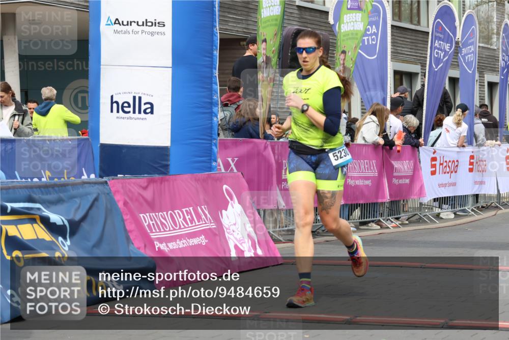 12.04.2026 - 45. Internationalen Wilhelmsburger Insellauf Strokosch-Dieckow http://msf.ph/oto/9484659 12.04.2026 13:21:15 Ziel 2013, 3233, 5230, 3766, 4103 meine-sportfotos.de