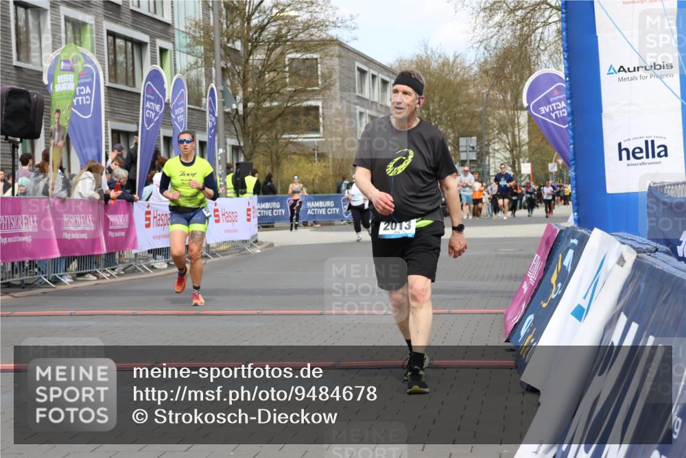 12.04.2026 - 45. Internationalen Wilhelmsburger Insellauf Strokosch-Dieckow http://msf.ph/oto/9484678 12.04.2026 13:21:13 Ziel 4305, 2013, 3233, 5230, 3766 meine-sportfotos.de