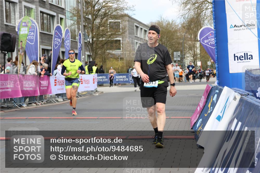12.04.2026 - 45. Internationalen Wilhelmsburger Insellauf Strokosch-Dieckow http://msf.ph/oto/9484685 12.04.2026 13:21:13 Ziel 4305, 2013, 3233, 5230, 3766 meine-sportfotos.de