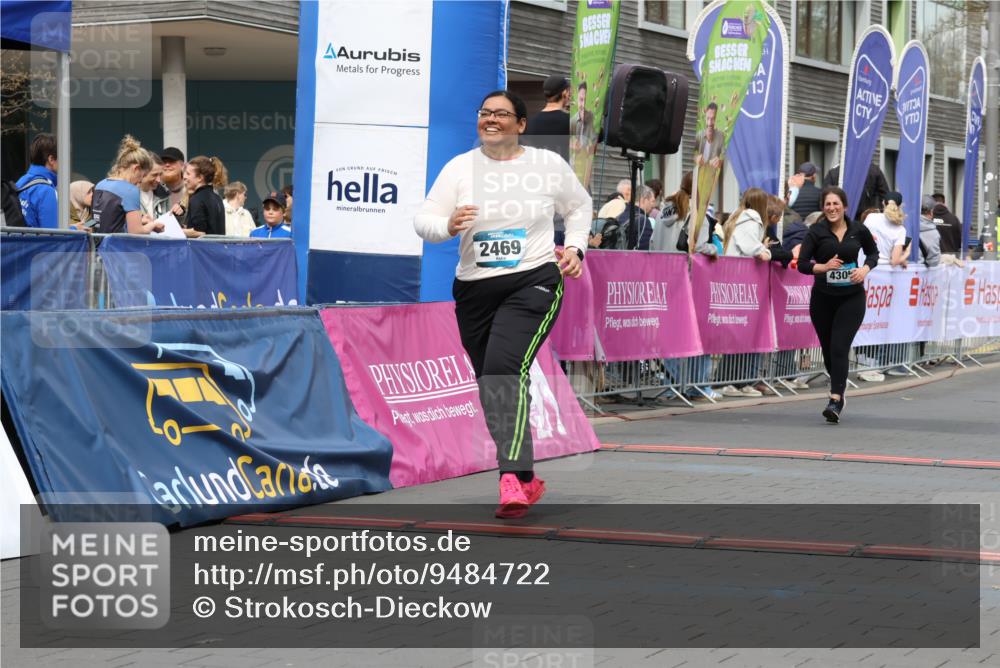 12.04.2026 - 45. Internationalen Wilhelmsburger Insellauf Strokosch-Dieckow http://msf.ph/oto/9484722 12.04.2026 13:21:08 Ziel 2469, 4305, 2013, 3233 meine-sportfotos.de