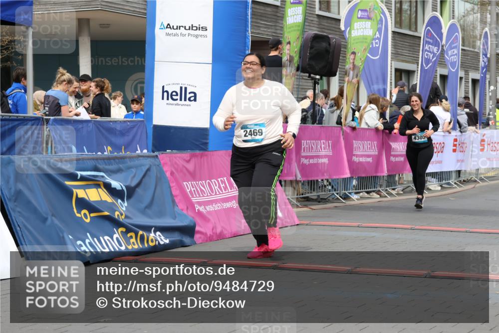 12.04.2026 - 45. Internationalen Wilhelmsburger Insellauf Strokosch-Dieckow http://msf.ph/oto/9484729 12.04.2026 13:21:08 Ziel 2469, 4305, 2013, 3233 meine-sportfotos.de