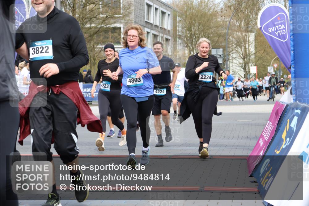 12.04.2026 - 45. Internationalen Wilhelmsburger Insellauf Strokosch-Dieckow http://msf.ph/oto/9484814 12.04.2026 13:20:58 Ziel 2247, 3203, 5342, 3822, 3821, 4999, 4803, 2224, 4223, 4224, 4954, 5258, 3284 meine-sportfotos.de