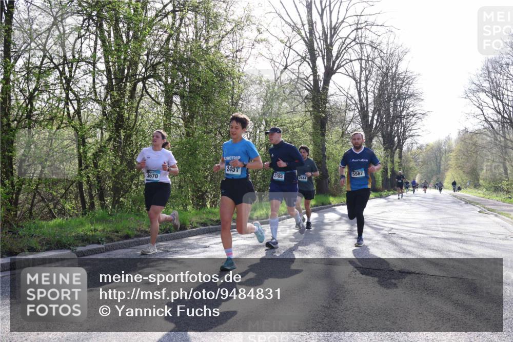 12.04.2026 - 45. Internationalen Wilhelmsburger Insellauf Yannick Fuchs http://msf.ph/oto/9484831 12.04.2026 10:27:24 Laufen 3670, 2451, 2105, 2444, 5567 meine-sportfotos.de