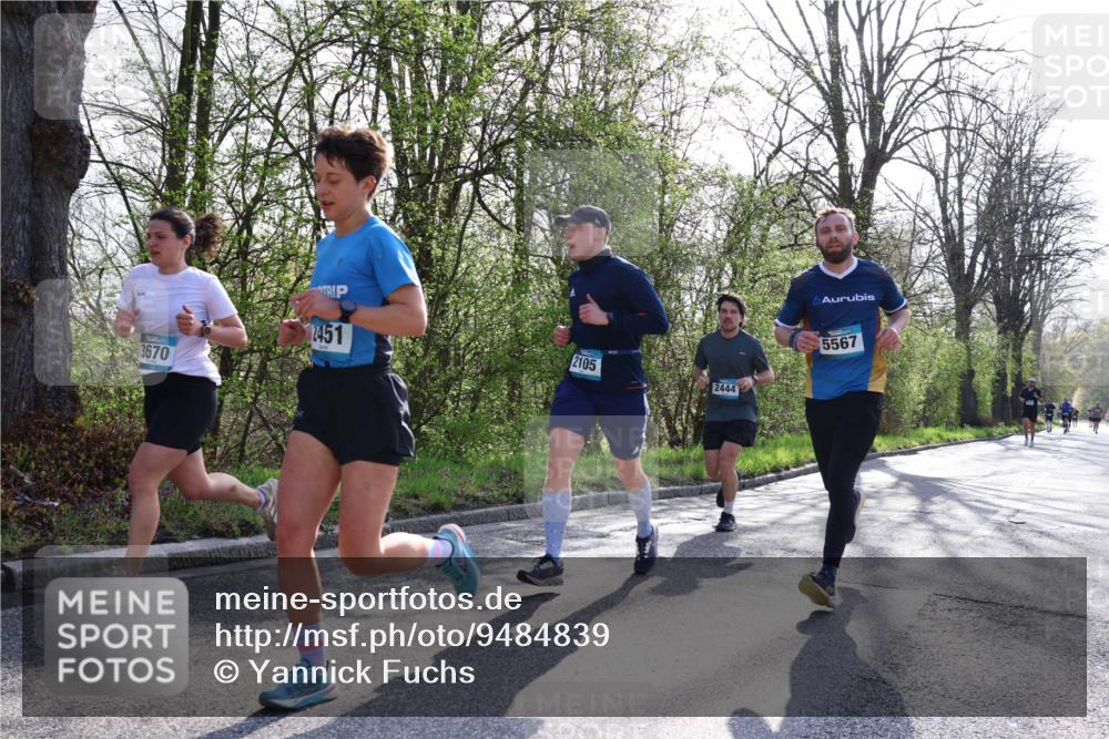 12.04.2026 - 45. Internationalen Wilhelmsburger Insellauf Yannick Fuchs http://msf.ph/oto/9484839 12.04.2026 10:27:25 Laufen 3670, 451, 2105, 2444, 5567 meine-sportfotos.de