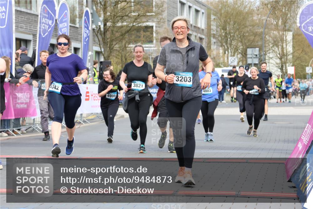 12.04.2026 - 45. Internationalen Wilhelmsburger Insellauf Strokosch-Dieckow http://msf.ph/oto/9484873 12.04.2026 13:20:55 Ziel 3236, 4718, 2247, 3203, 5342, 3822, 3821, 4999, 4803, 2224, 4223 meine-sportfotos.de