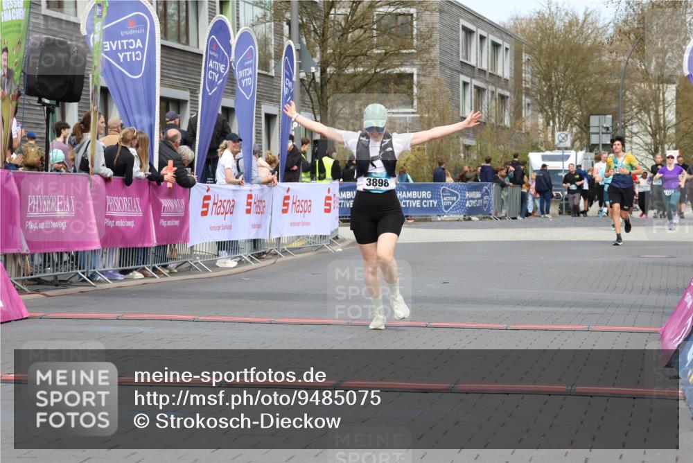 12.04.2026 - 45. Internationalen Wilhelmsburger Insellauf Strokosch-Dieckow http://msf.ph/oto/9485075 12.04.2026 13:20:40 Ziel 3898 meine-sportfotos.de