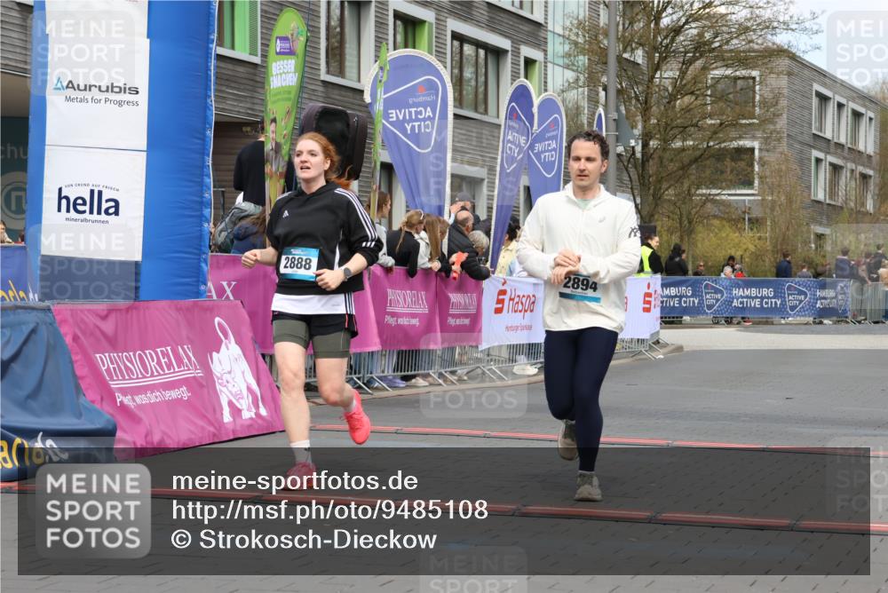 12.04.2026 - 45. Internationalen Wilhelmsburger Insellauf Strokosch-Dieckow http://msf.ph/oto/9485108 12.04.2026 13:20:36 Ziel 3448, 3449, 2894, 2888, 3898 meine-sportfotos.de